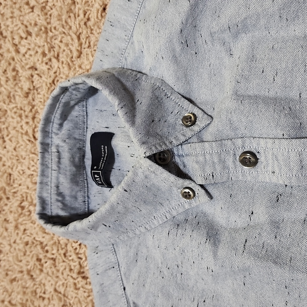 Men GAP button up shirt